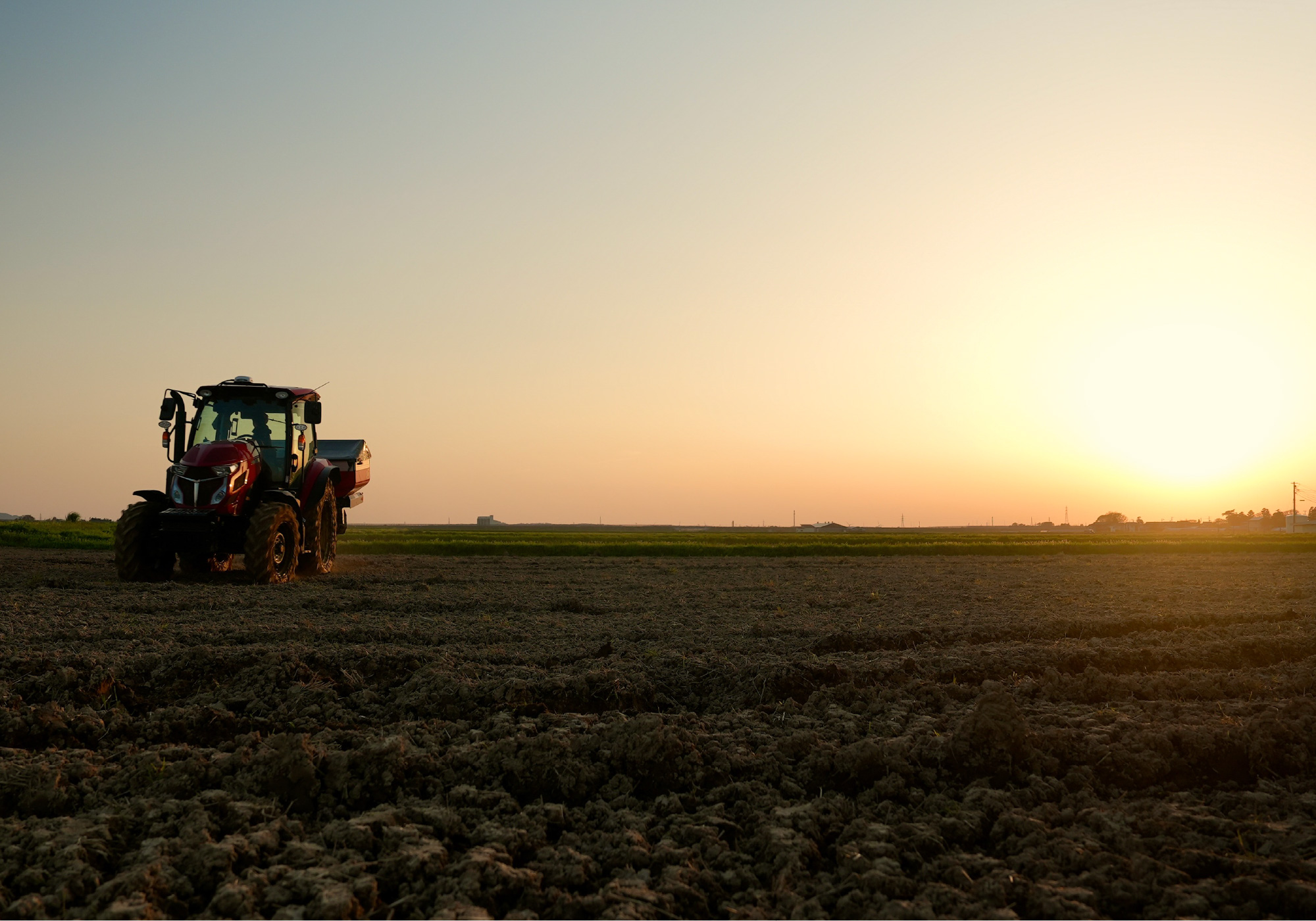 夕方のトラクター